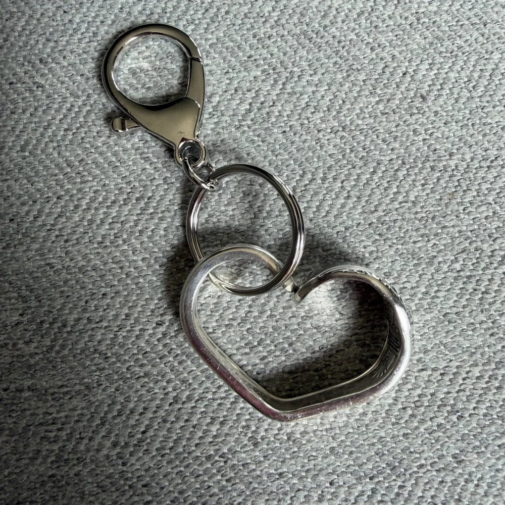 First Love Heart Keychain - Picture 2 of 6